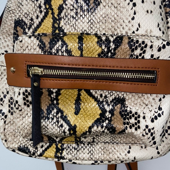 Snake Skin Backpack 🎒 - Picture 3 of 6